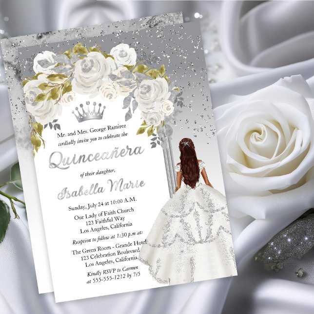 Invitation En Aluminium Fête Élégante de Quinceañera Rose Argentée Blanche (Elegant White Rose | Silver Floral Princess-Theme Brunette Dk Haired Quinceañera Foil Invitation)