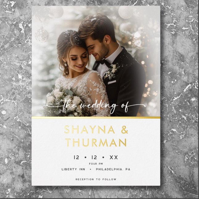 Invitation En Aluminium Mariage minimal photo noir blanc moderne (Modern Black White Script Photo Wedding Foil Invitation)