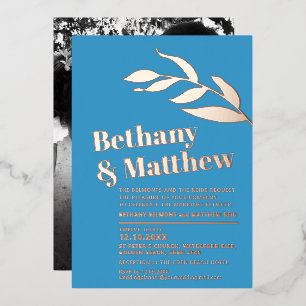 Invitation En Aluminium Mariage minimaliste rose gold sur fond bleu