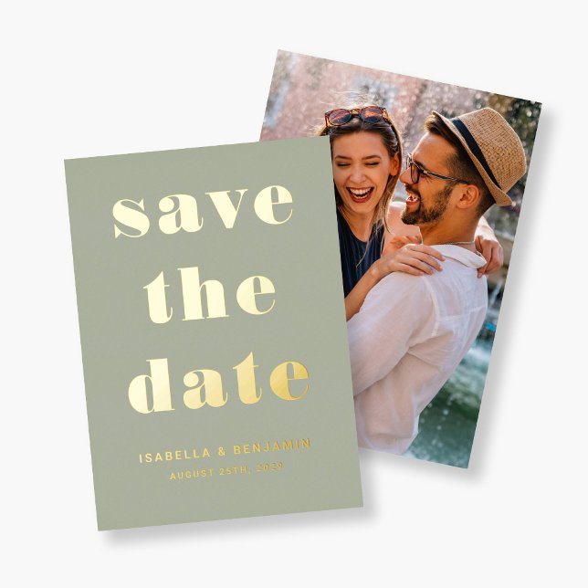 Invitation En Aluminium Photo Vert Sage Moderne Enregistrer La Date Or (Modern Sage Green Photo Save The Date Gold Foil Invitation)