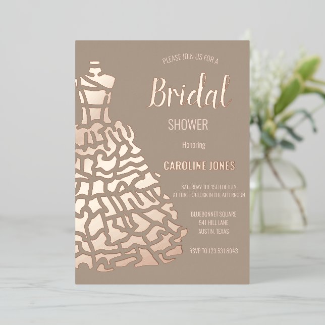 Invitation En Aluminium Rose Gold Foil Élégante robe Fête des mariées (Debout devant)