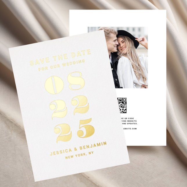 Invitation En Aluminium Typographie Élégante Mariage Enregistrer La Date O (Elegant Typography Wedding Save The Date Gold Foil Invitation)