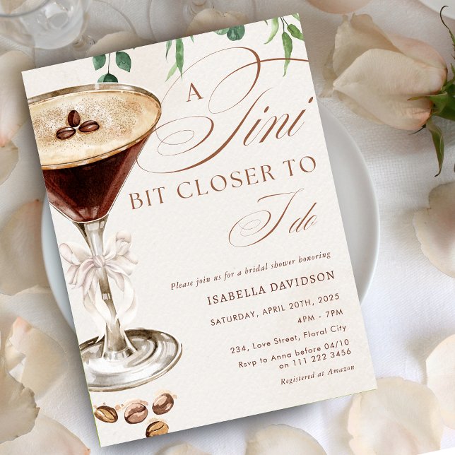 Invitation Espresso Martini A Tini Fête des mariées Un Peu Pl (Espresso Martini A Tini Bit Closer Bridal Shower Invitation)