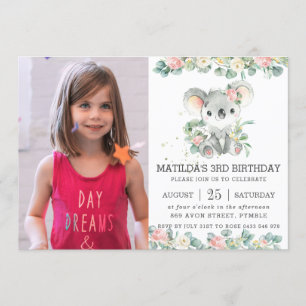 Invitation Eucalyptus Koala, fleurs vertes Photo d'anniversai