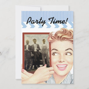 Invitation Femme rétro tenant une photo