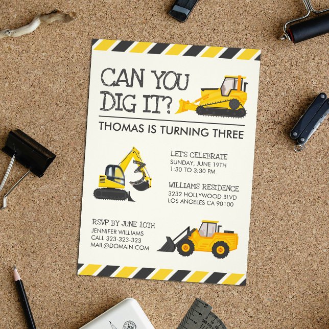 Invitation Fête d'anniversaire de la construction (Kids Construction Birthday Party Invitation on Table)