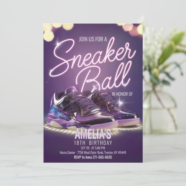 Invitation Fête d'anniversaire du bal Basket animé et modifia (Debout devant)