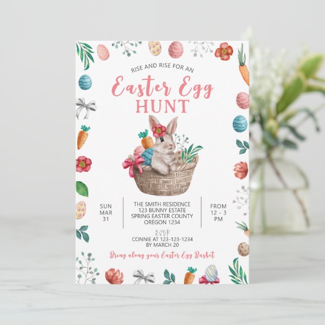 Invitation Fête de chasse aux œufs de Pâques, Lapin de Pâques (Debout devant)