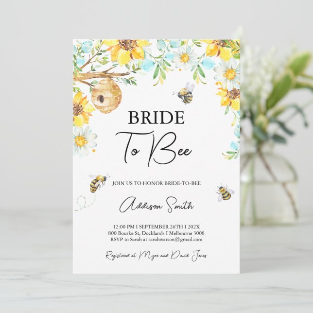 Invitation Fête de douche de mariée florale jaune bleue Bride (Debout devant)