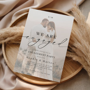 Invitation Fête de fiançailles avec photo de monogramme décol