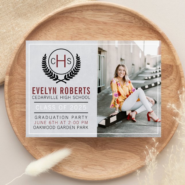 Invitation Fête de graduation 2025 Monogram Maroon (Créateur téléchargé)