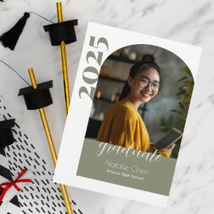 Invitation Fête de graduation Photo Arc Vert Sage Moderne
