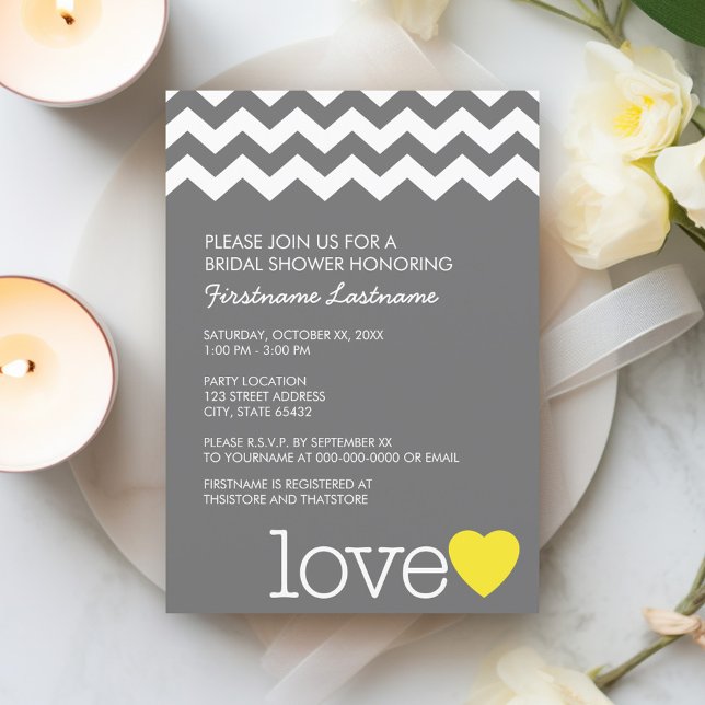 Invitation Fête des mariées aux chevrons et au coeur modernes (Bridal Shower Invitation - mod chevron with yellow and gray)
