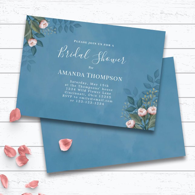 Invitation Fête des mariées Bleue Élégant Floral Personnalisé (Blue Bridal Shower Invitation with watercolor pink floral rose buds.)