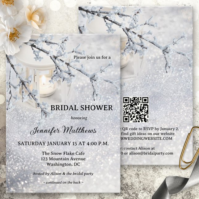 Invitation Fête des mariées d'hiver à la luge (Bridal shower invitation showing a romantic winter scene with a candle lit lantern in sparkling snow)