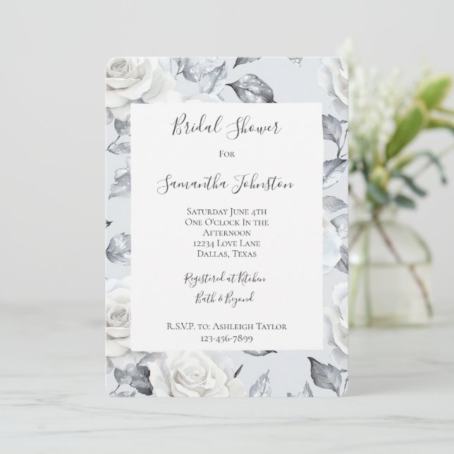 Invitation Fête des mariées florale Chic Silver White Roses (Debout devant)