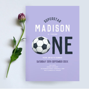 Invitation Filles mignonnes Violet Soccer Sports Enfants 1er 