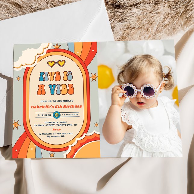 Invitation Five Is A Vibe Groovy Retro Rainbow 5Anniversaire (Créateur téléchargé)