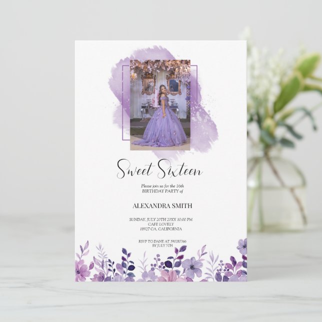 Invitation Fleur violette avec anniversaire photo (Debout devant)