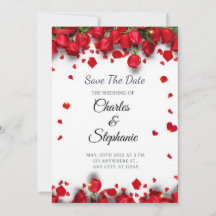 Fleurs rouges aux coeurs rouges romantiques