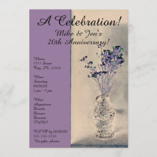 Invitation Fleurs violettes artistiques dans un carton d'invi