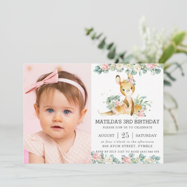 Invitation Floral Eucalyptus Cute Kangaroo Photo Anniversaire (Debout devant)