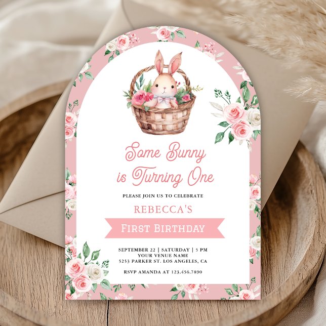 Invitation Floral rose Un lapin est en train d'atteindre un 1 (Créateur téléchargé)