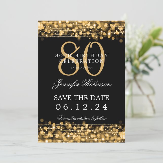 Invitation Gold 80th Birthday Enregistrer la date avec les dé (Debout devant)
