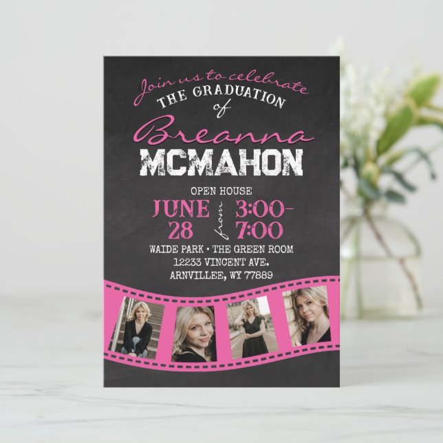 Invitation Grad Pink Chalkboard Hot Pink (Debout devant)
