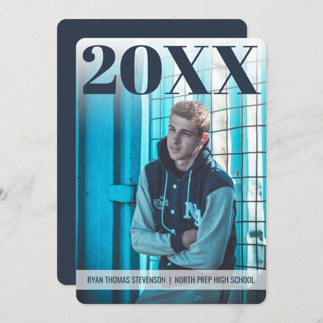 Invitation Graduation moderne audacieuse | bleu marine | 2 Ph (Devant / Derrière)