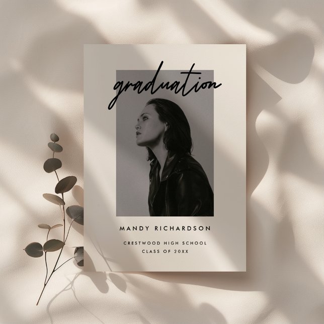 Invitation Graduation photo minimaliste en noir et blanc (Créateur téléchargé)