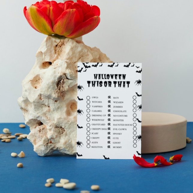 Invitation HAlloween Éffrayant Party This or Taht game Card (Créateur téléchargé)