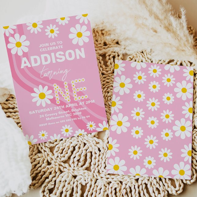 Invitation Hot rose hippy Wave Daisy 1er anniversaire Invitat (Hot pink daisy 1st birthday invitation with wave and white and yellow daisy.)