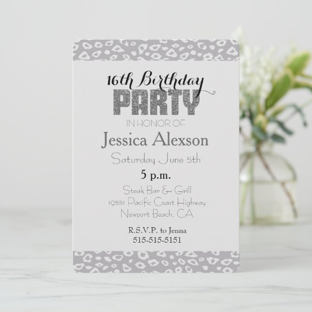 Invitation Impression léopard gris 16e anniversaire (Debout devant)