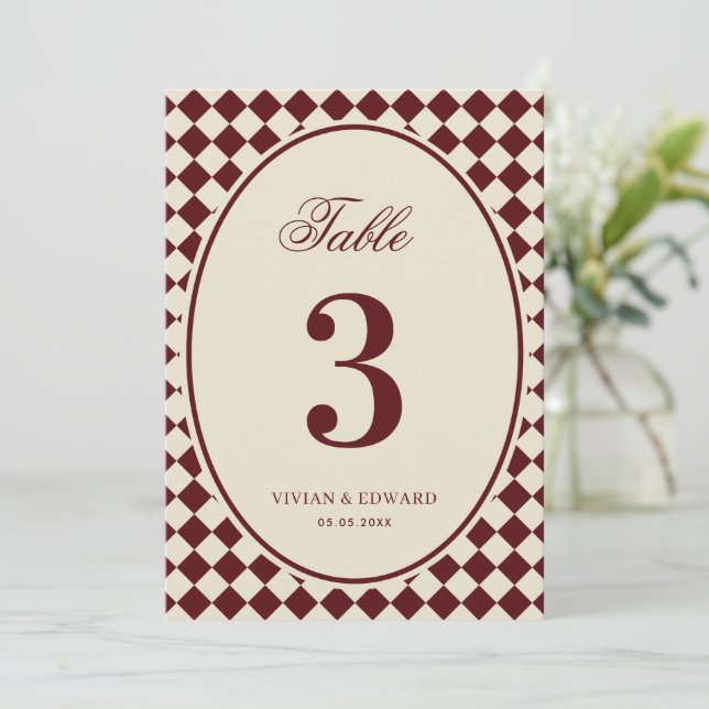 Invitation Ivory & Burgundy Checkered Wedding Table Number (Debout devant)