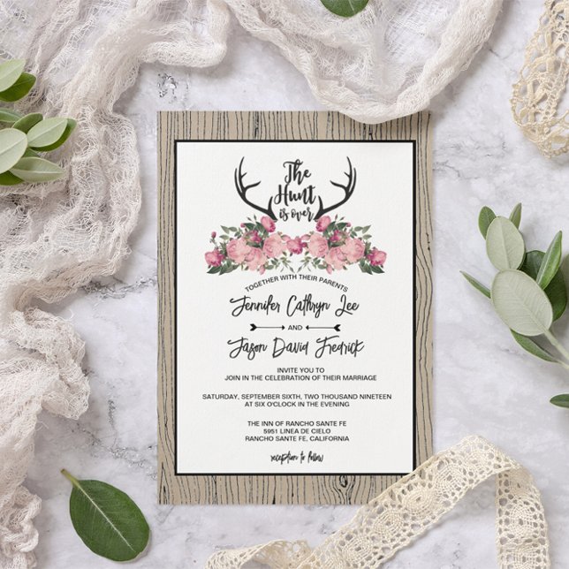 Invitation La chasse au bois de barnwood floral rustique est  (Créateur téléchargé)