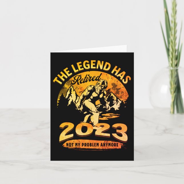 Invitation La légende a retraité 2023 Fun Bigfoot retraite re (Devant)