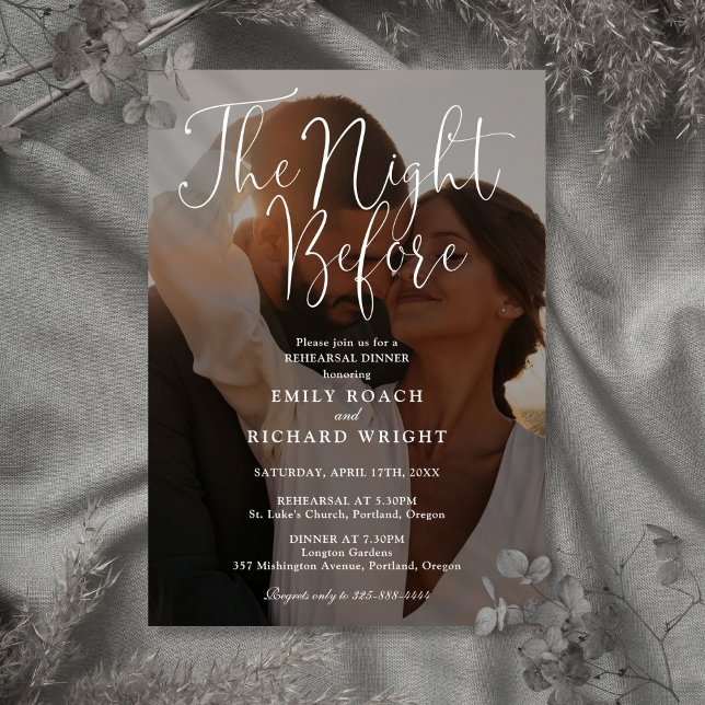 Invitation La Nuit Avant Le Dîner De Répétition Photo Script (The Night Before Script Photo Rehearsal Dinner Invitation)