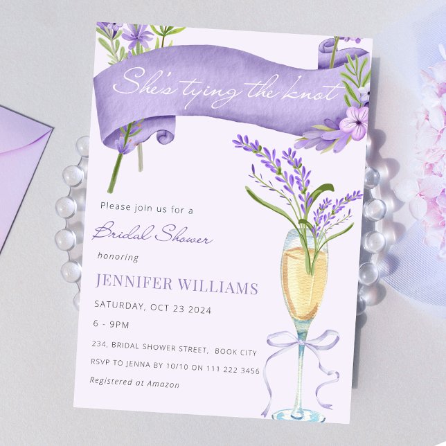 Invitation Lavande elle noue la Fête des mariées de noeud (Lavender She's Tying the Knot Bridal Shower Invitation)