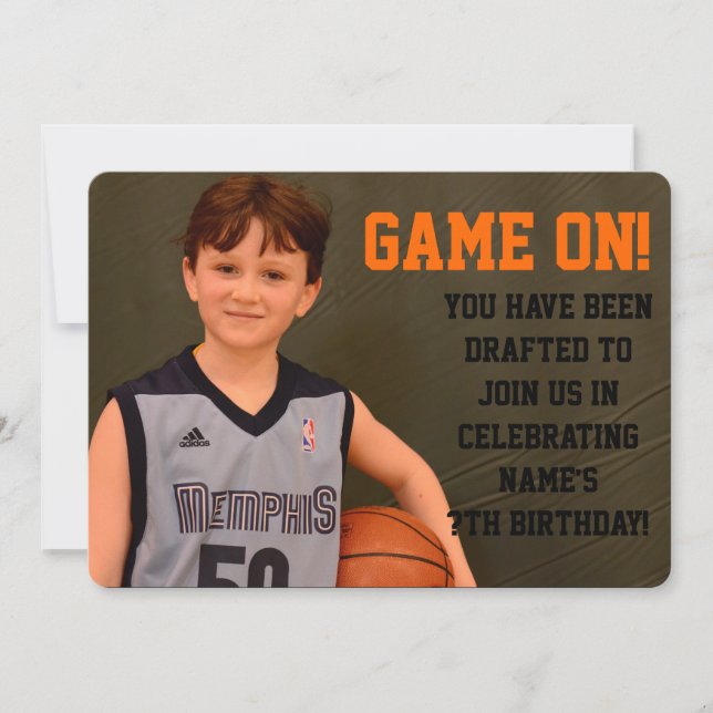 Invitation Le basket-ball d'anniversaire folâtre l'invitation (Devant)