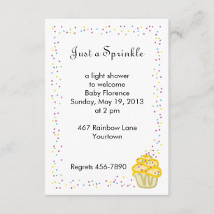 Invitation Le bébé arrosent le petit gâteau de jaune