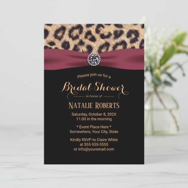 Invitation Leopard Burgundy Ribbon Fête des mariées de luxe (Debout devant)