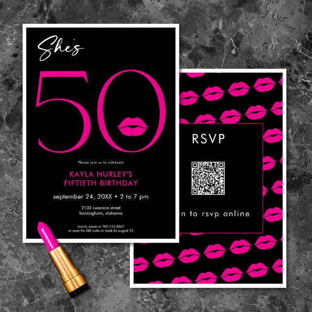Invitation Lèvres roses minimalistes modernes Elle a cinquant (Modern Minimal Pink Lips She's Fifty Birthday QR Invitation)
