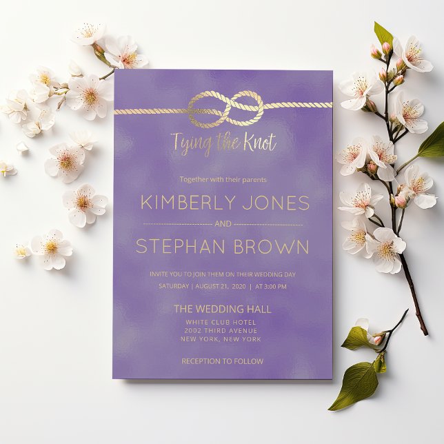 Invitation Lier le Mariage GoId de la version de noeud de la  (Tying the Knot Quote Mod Lavender GoId Wedding)