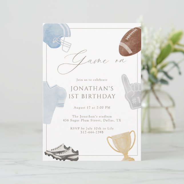 Invitation Light blue Game On Football Birthday (Debout devant)
