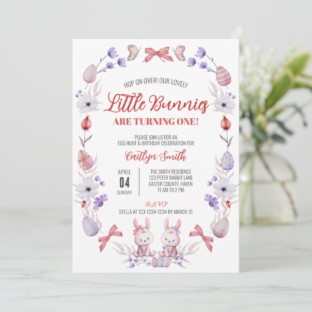Invitation Little Bunnies tournent un, Floral Twins Anniversa (Debout devant)