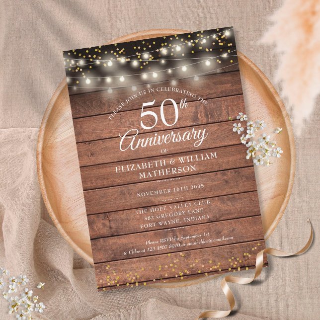 Invitation Lumières dorées de mariage rustique 50 ans (Rustic 50th Wedding Anniversary Gold String Lights Invitation)