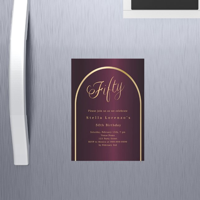 Invitation Magnétique 50e anniversaire burgundy or arch script luxe (Créateur téléchargé)