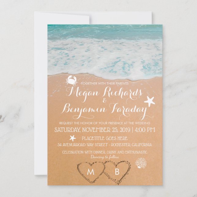 Invitation Mariage d'été sur la plage Cœurs Nom dans le sable (Devant)