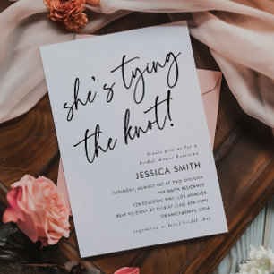 Invitation Mariage Minimaliste: Elle Attache le Nœud Réceptio